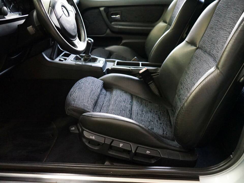 Image 25/31 of BMW 323ti Compact (1998)