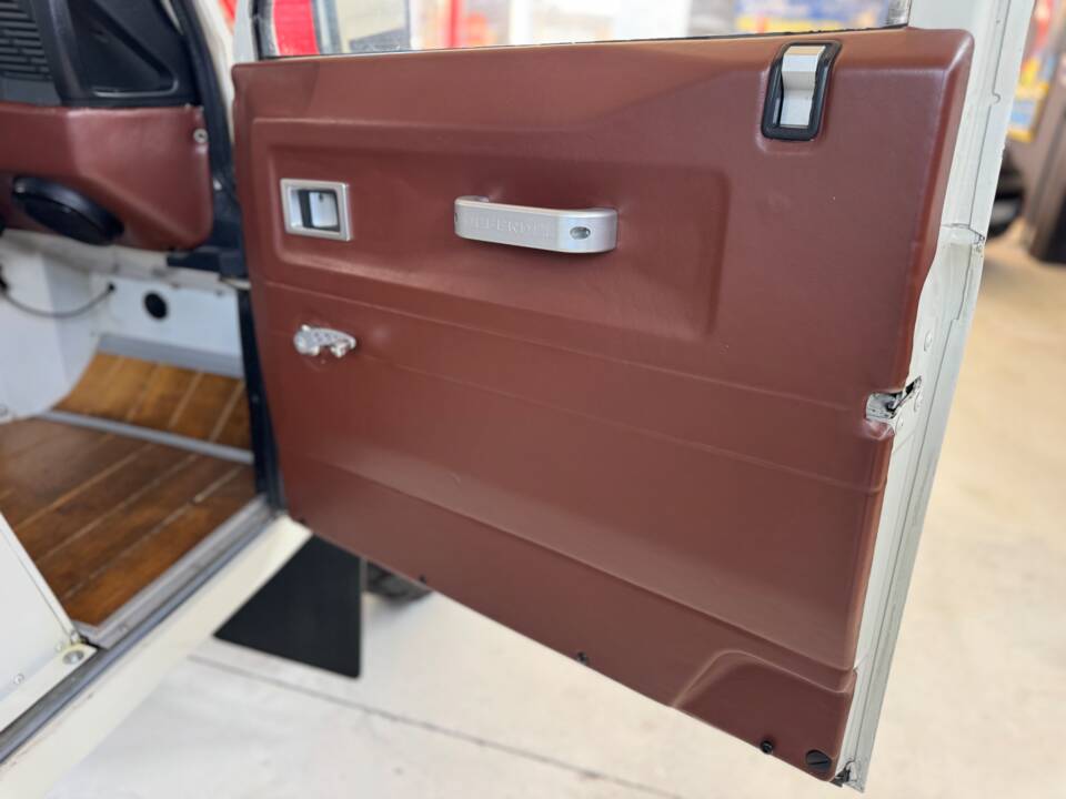 Bild 28/61 von Land Rover Defender 90 Td5 (2000)