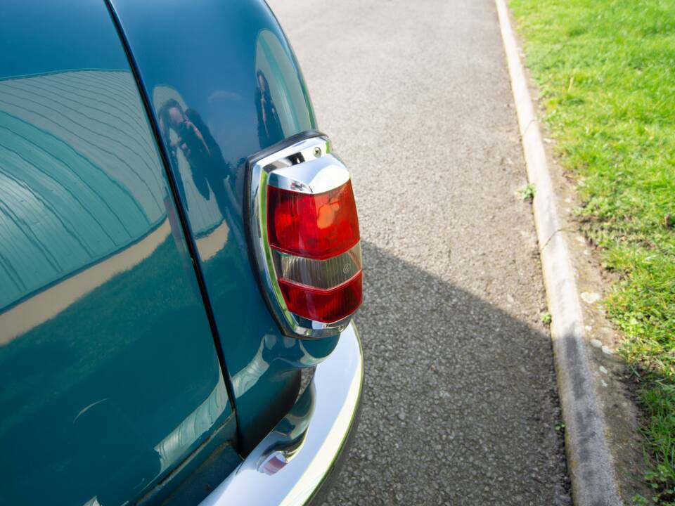 Bild 24/31 von Mercedes-Benz 220 a (1955)