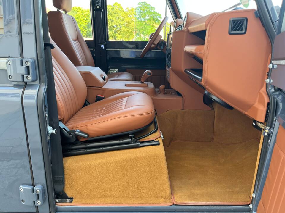 Bild 48/100 von Land Rover Defender 110 (2014)