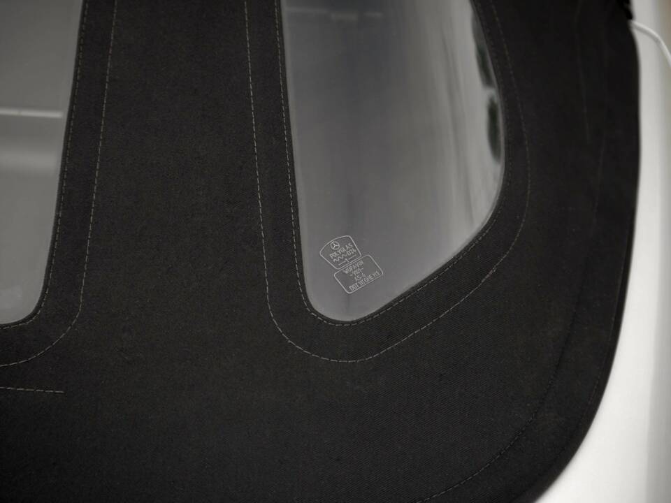 Image 44/50 of Mercedes-Benz SL 500 (1900)