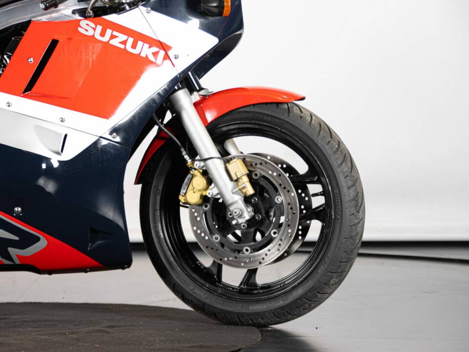 Immagine 34/50 di Suzuki GSX-R 1100 (1986)