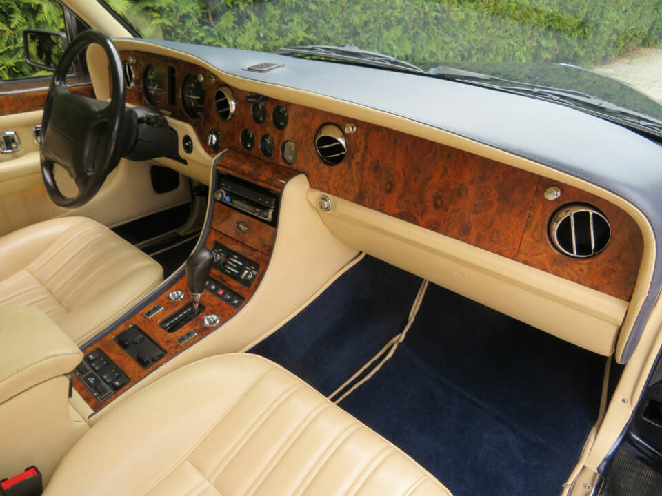 Image 12/19 of Bentley Brooklands R LWB (1997)