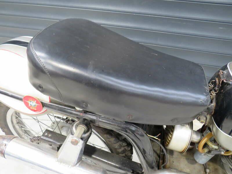 Image 15/40 of MV Agusta DUMMY (1968)