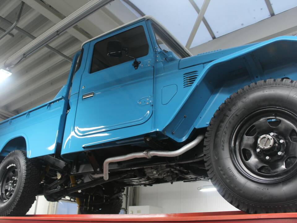 Bild 9/50 von Toyota Land Cruiser BJ 45 (1982)