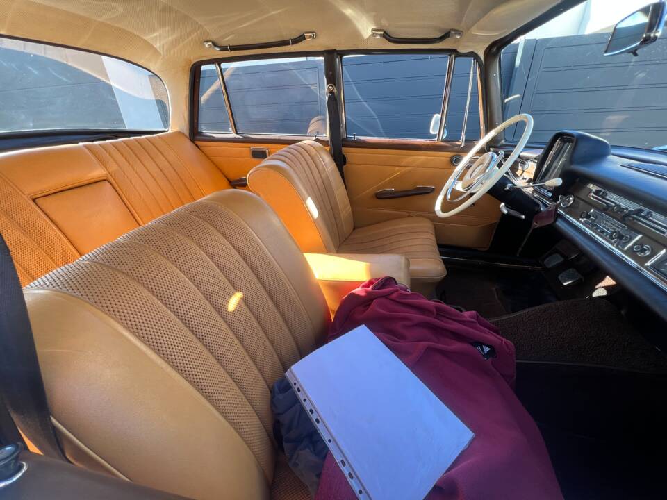 Bild 6/12 von Mercedes-Benz 220 SE b (1965)