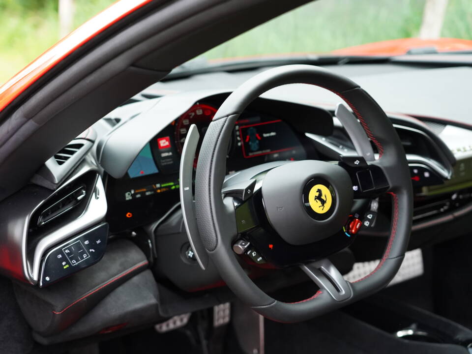 Immagine 17/18 di Ferrari SF90 Stradale (2020)