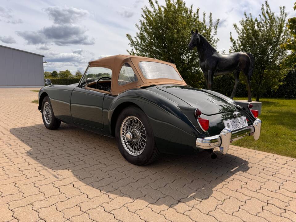 Image 11/79 of MG MGA 1600 (1961)
