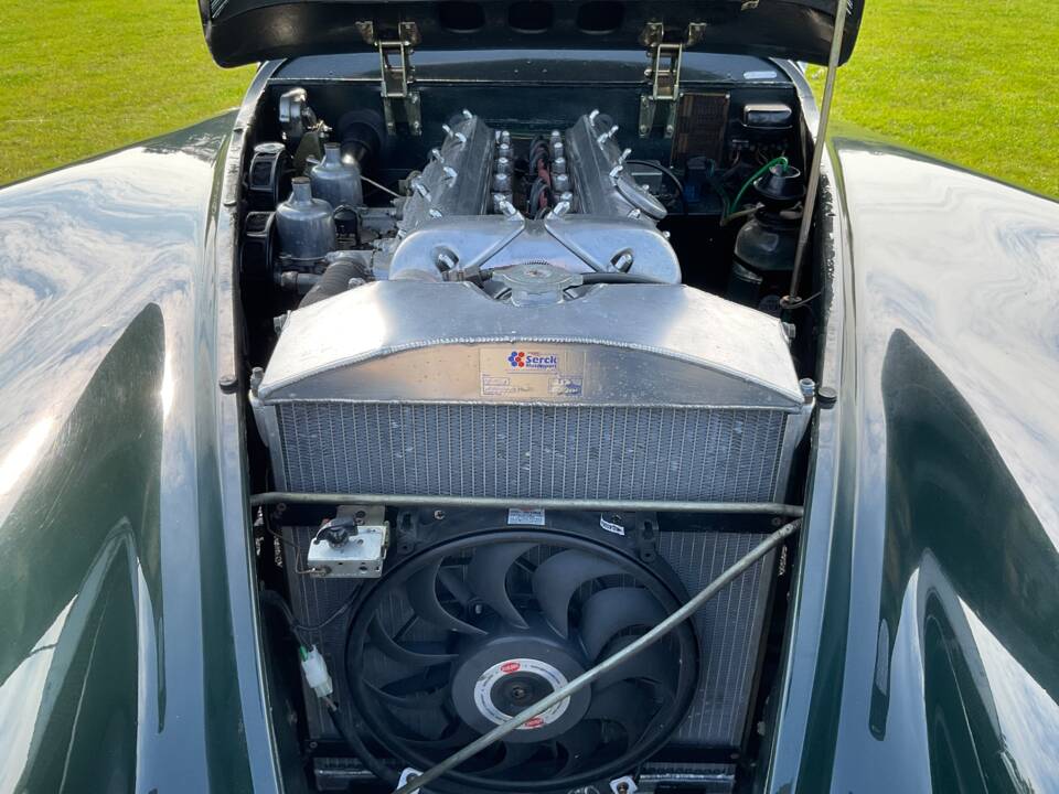 Image 21/41 of Jaguar XK 120 OTS (1953)