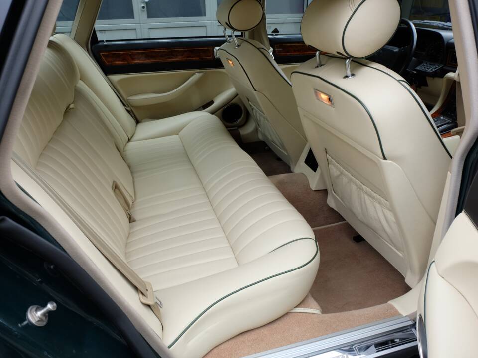 Image 26/77 de Jaguar XJ 40 (XJ-R) (1993)