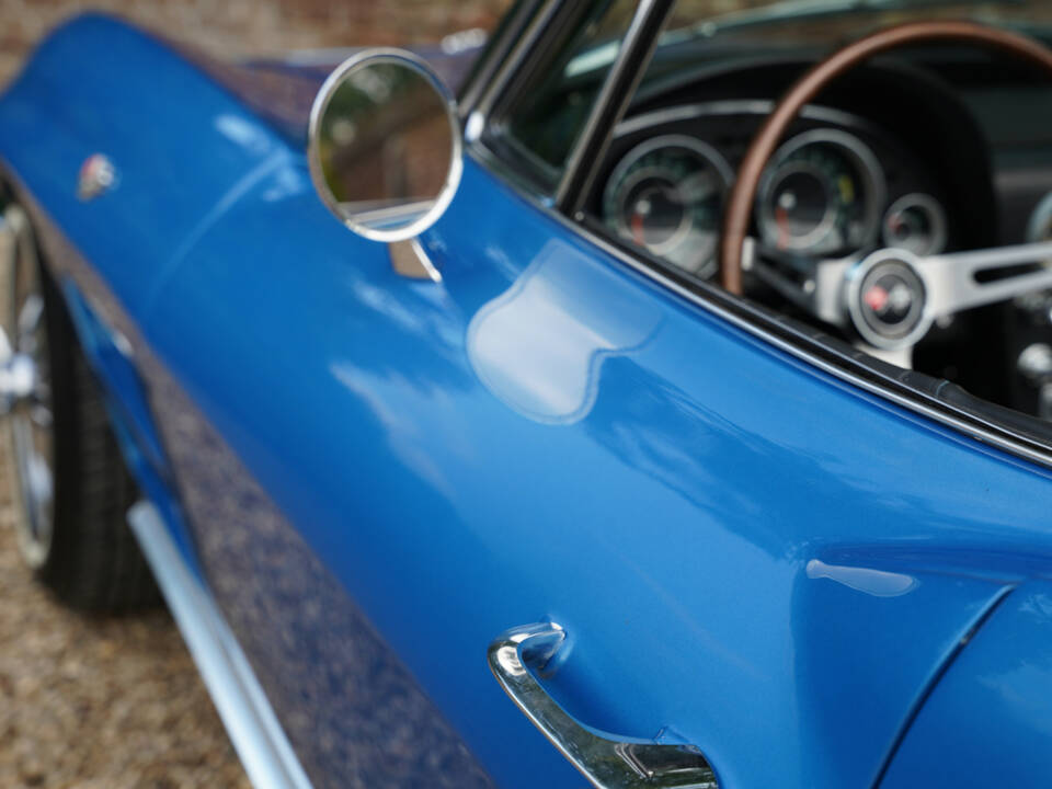 Imagen 38/50 de Chevrolet Corvette Sting Ray Convertible (1964)