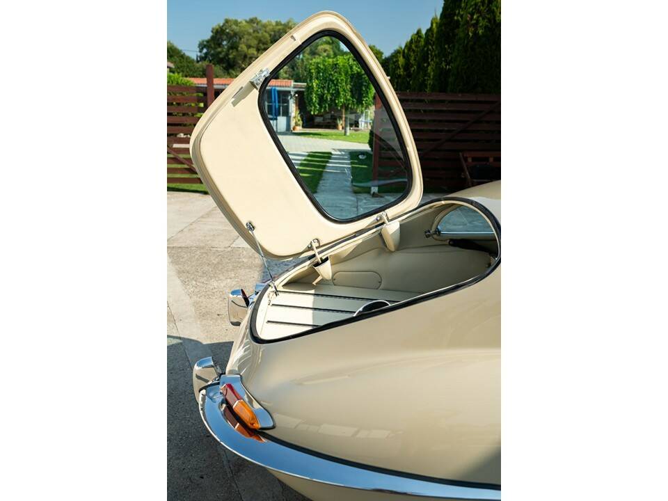 Bild 6/8 von Jaguar Type E 4.2 (1966)