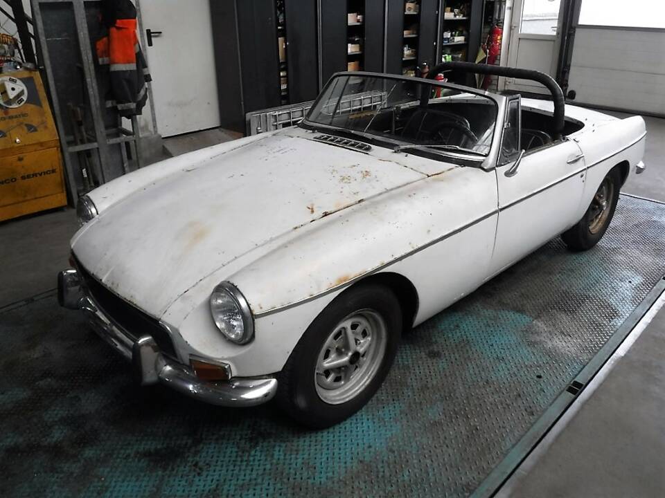 Immagine 13/50 di MG MGB (1967)