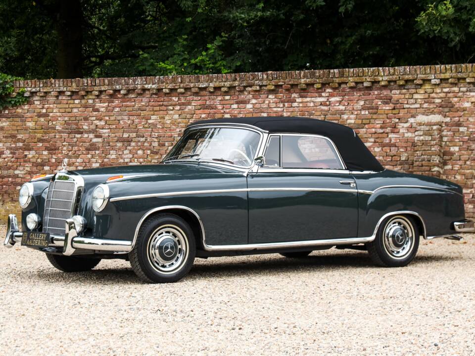Bild 36/50 von Mercedes-Benz 220 SE Cabriolet (1960)