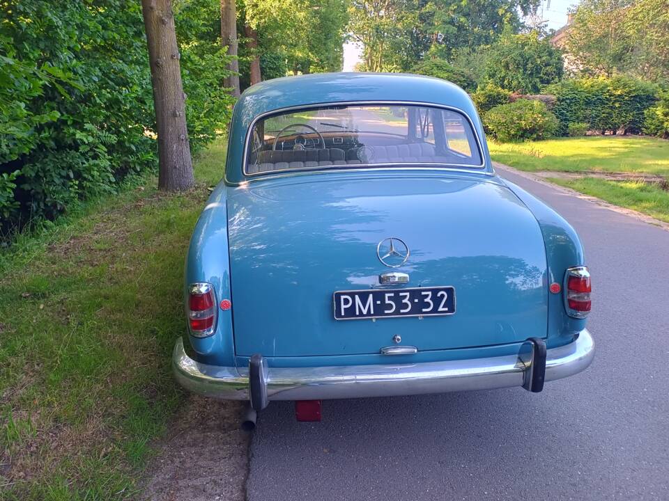 Bild 3/5 von Mercedes-Benz 219 (1959)