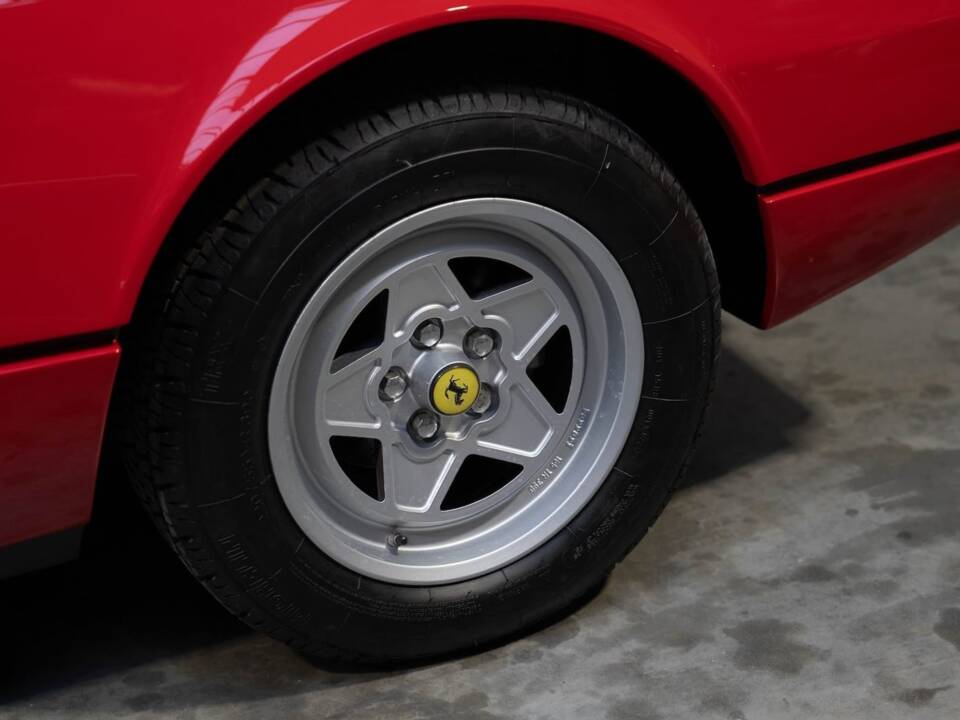 Bild 41/85 von Ferrari 308 GTSi Quattrovalvole (1985)