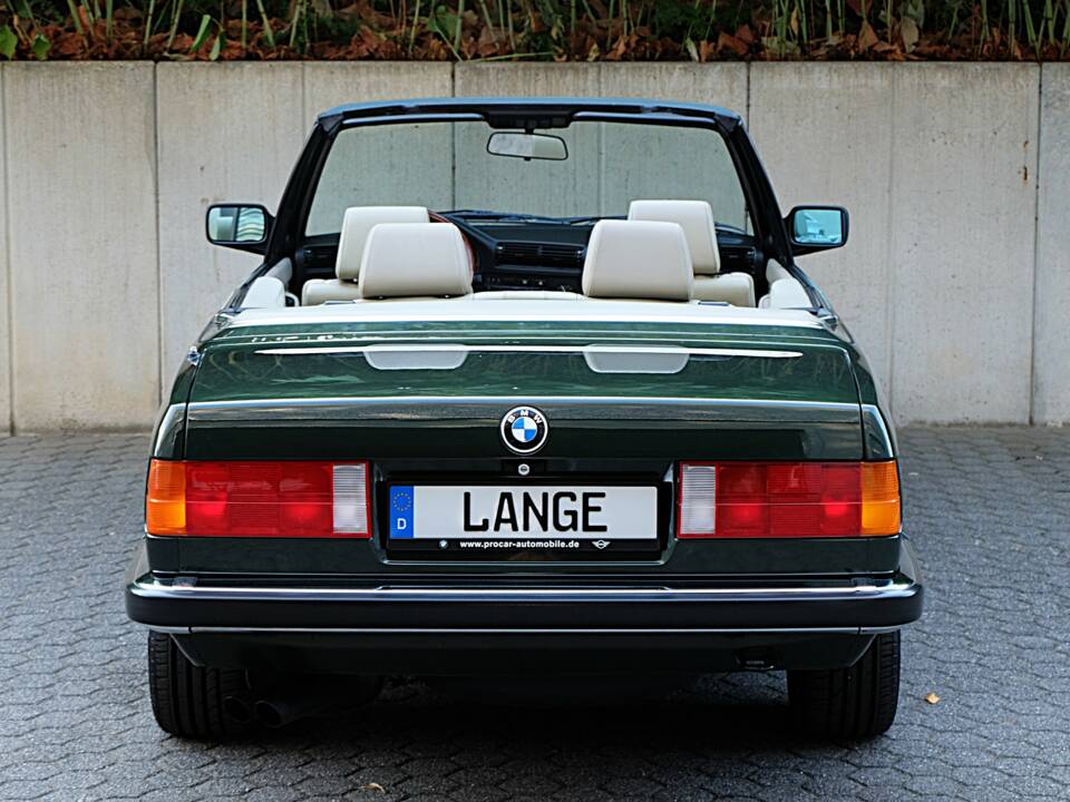 Immagine 11/48 di BMW 325i (1986)