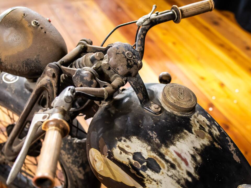 Image 16/17 of DKW RT 200 (1900)