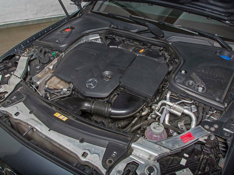 Image 20/20 of Mercedes-Benz E 300 de T (2020)