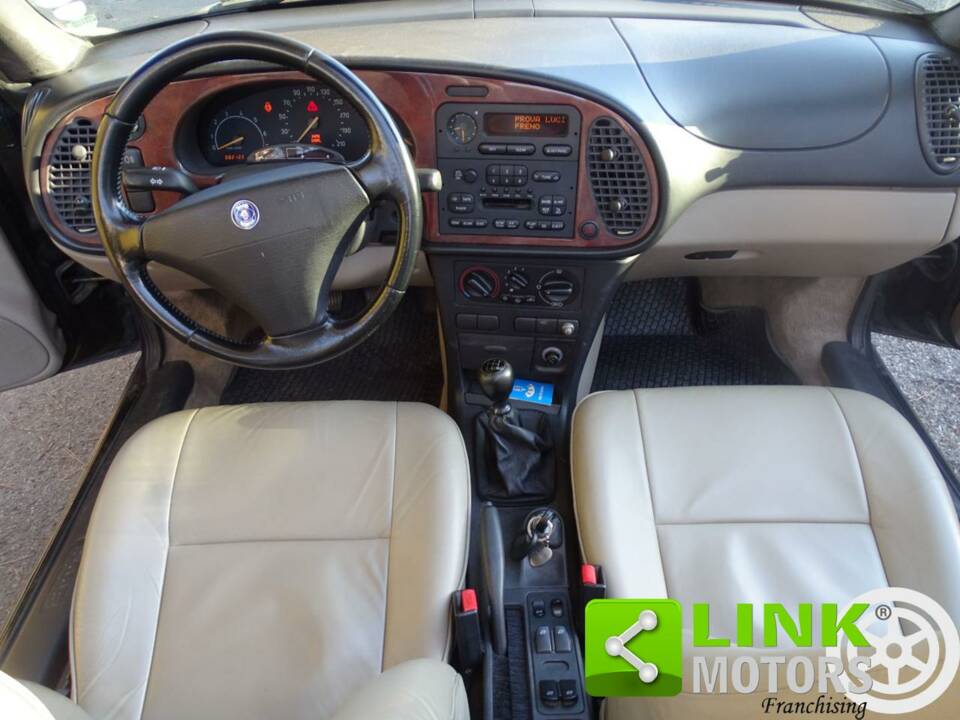 Image 4/10 of Saab 900 2.0i (1996)