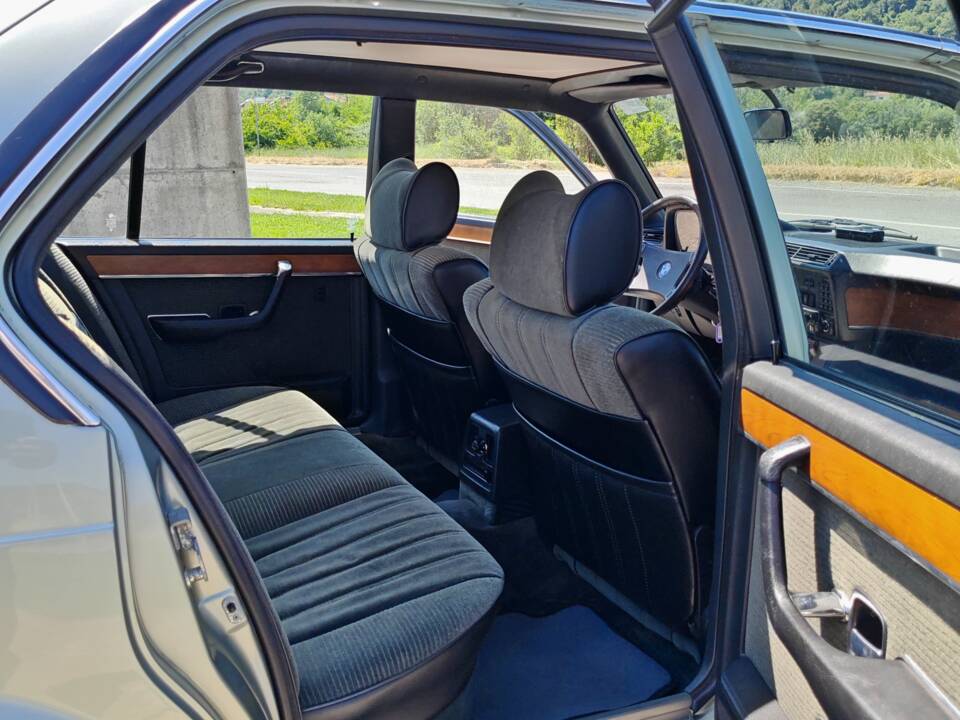 Bild 30/50 von BMW 745i (1982)