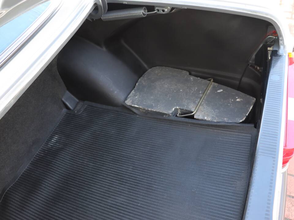 Bild 25/50 von Mercedes-Benz 280 C (1977)