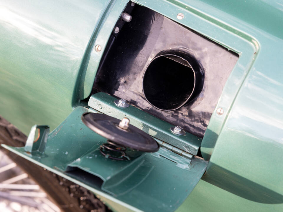 Image 40/50 of Aston Martin DB 2&#x2F;4 Mk III (1958)