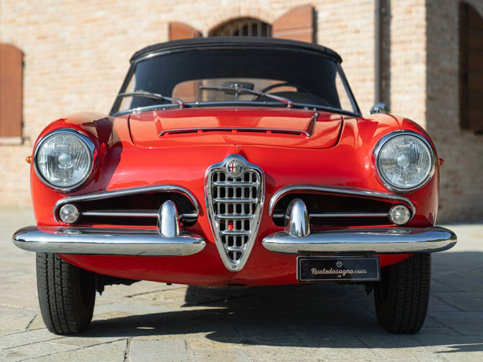 Immagine 6/50 di Alfa Romeo Giulia 1600 Spider (1964)