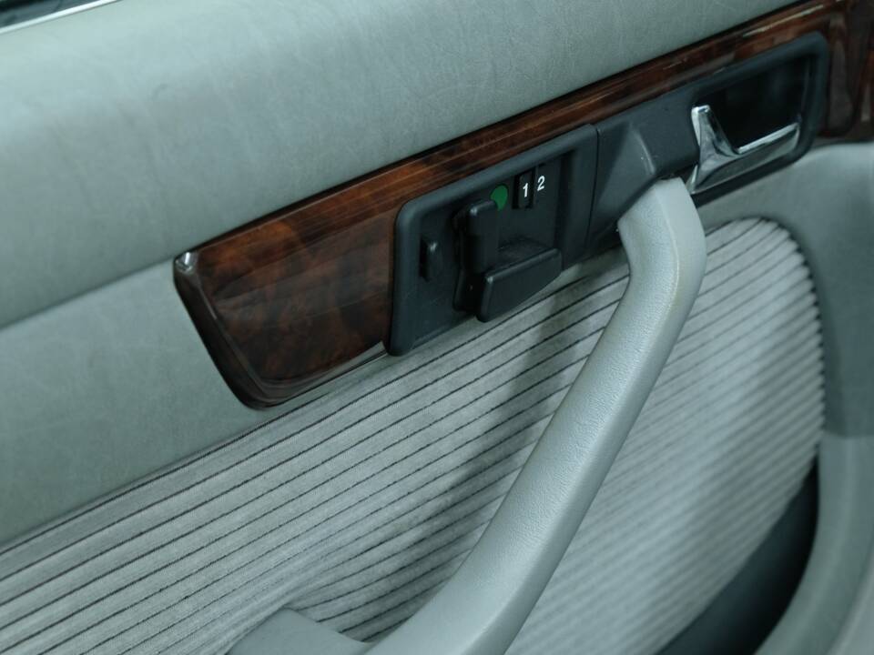 Bild 36/50 von Mercedes-Benz 500 SE (1990)