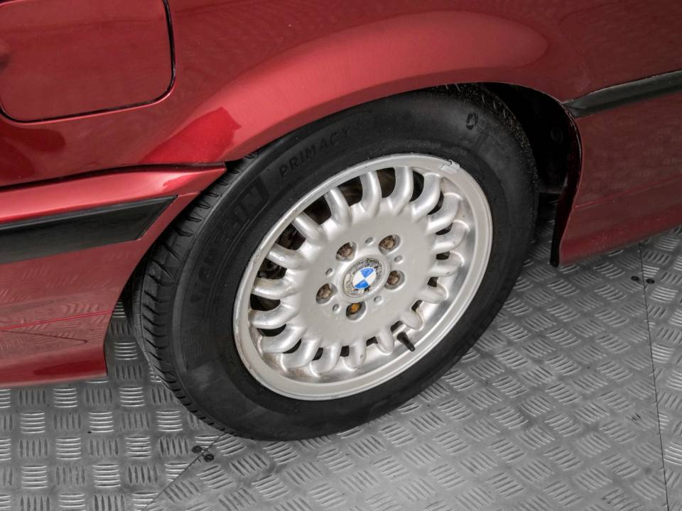 Imagen 29/40 de BMW 325i (1993)