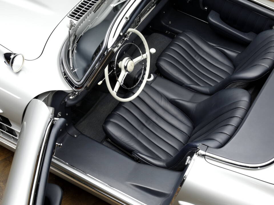 Image 8/30 of Mercedes-Benz 300 SL Roadster (1961)