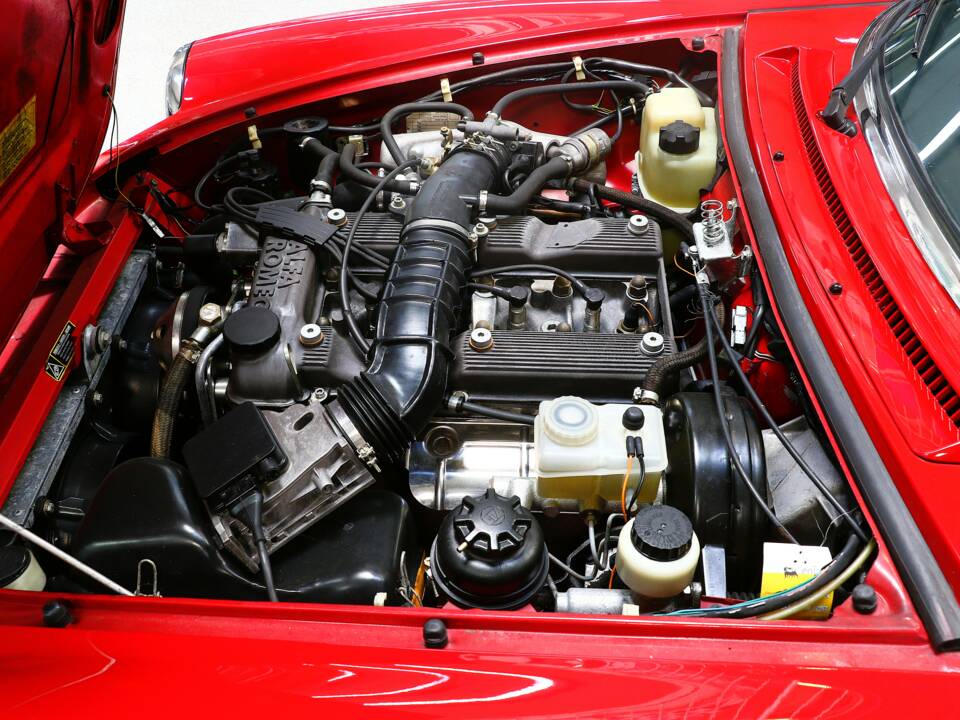 Bild 21/25 von Alfa Romeo 2.0 Spider (1993)