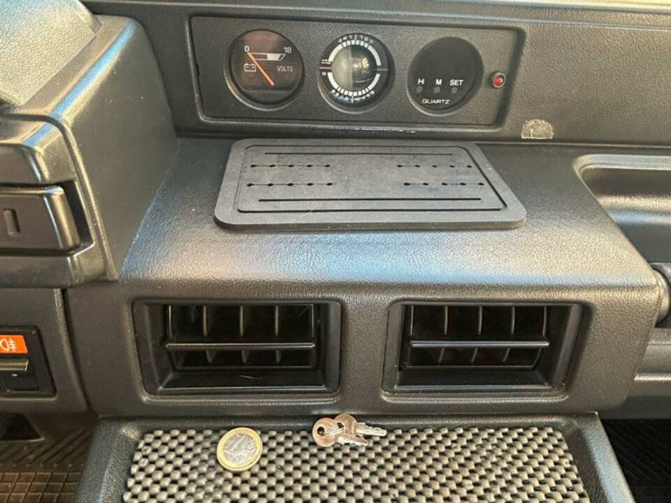 Bild 16/27 von Daihatsu Feroza 1.6i Special Hard-top (1991)