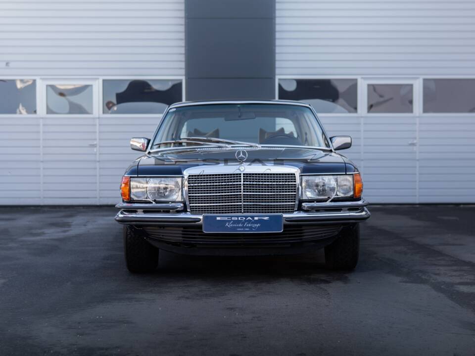 Image 18/30 of Mercedes-Benz 450 SEL 6,9 (1977)