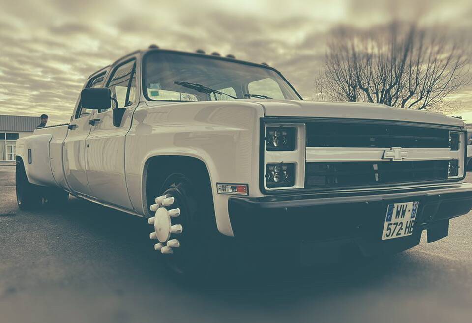 Bild 6/26 von Chevrolet K30 (1987)