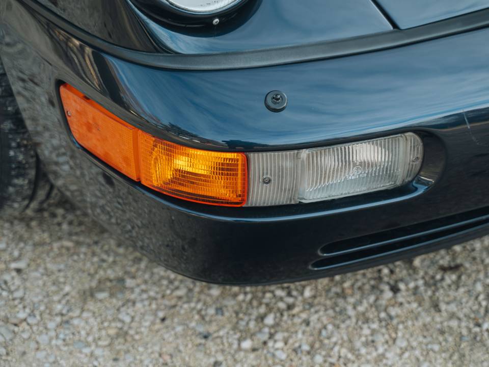 Image 19/62 de Porsche 911 Carrera 4 (1991)