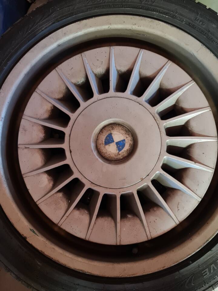 Image 11/11 of BMW M5 (1991)
