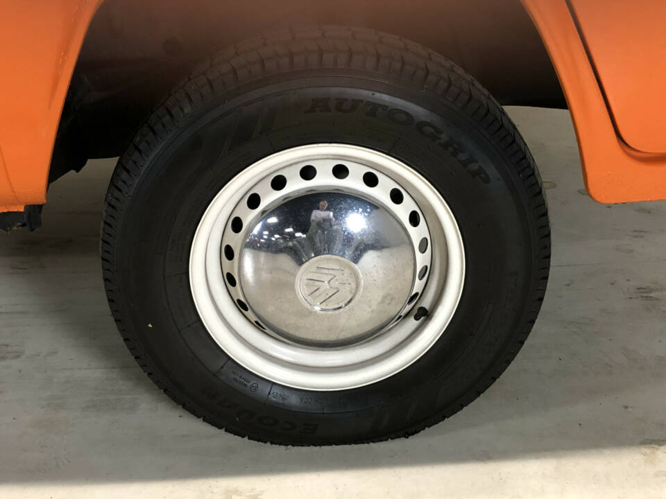 Bild 17/20 von Volkswagen T2b Pritsche (1977)