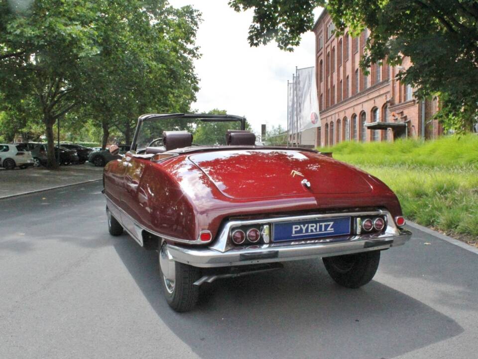Image 21/21 de Citroën DS 19 Chapron (1961)