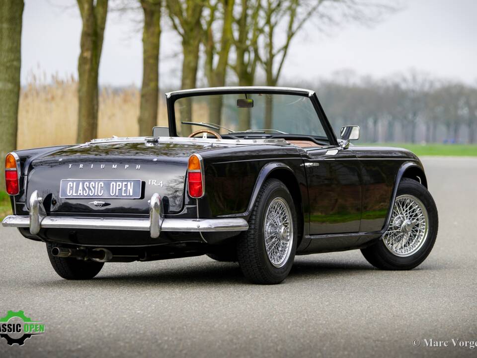 Image 33/37 of Triumph TR 4 (1965)