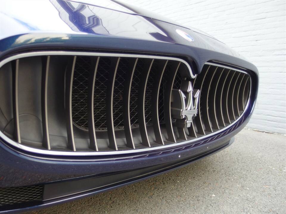 Image 9/99 of Maserati GranTurismo 4.2 (2008)