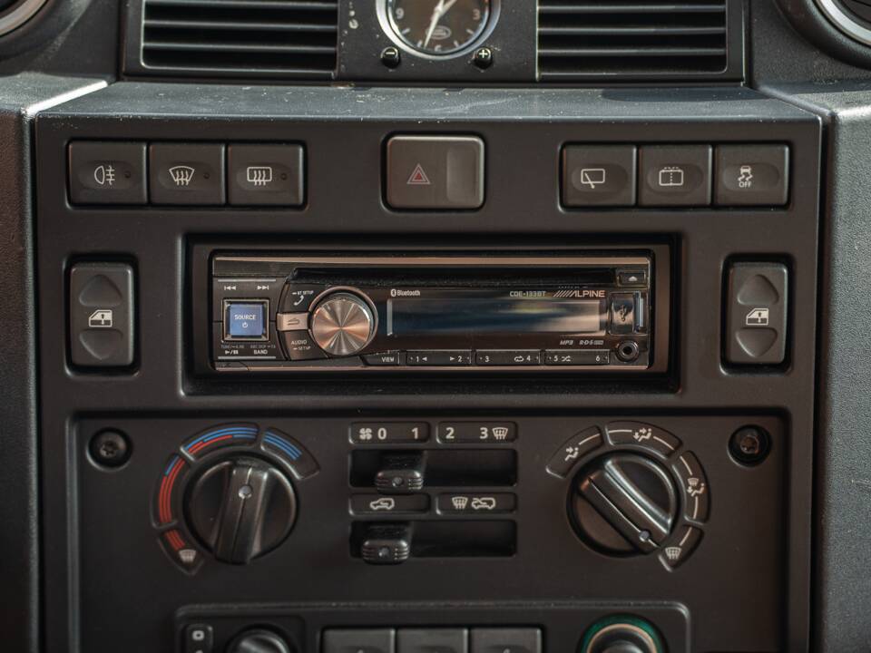 Image 35/42 of Land Rover Defender 90 (2015)