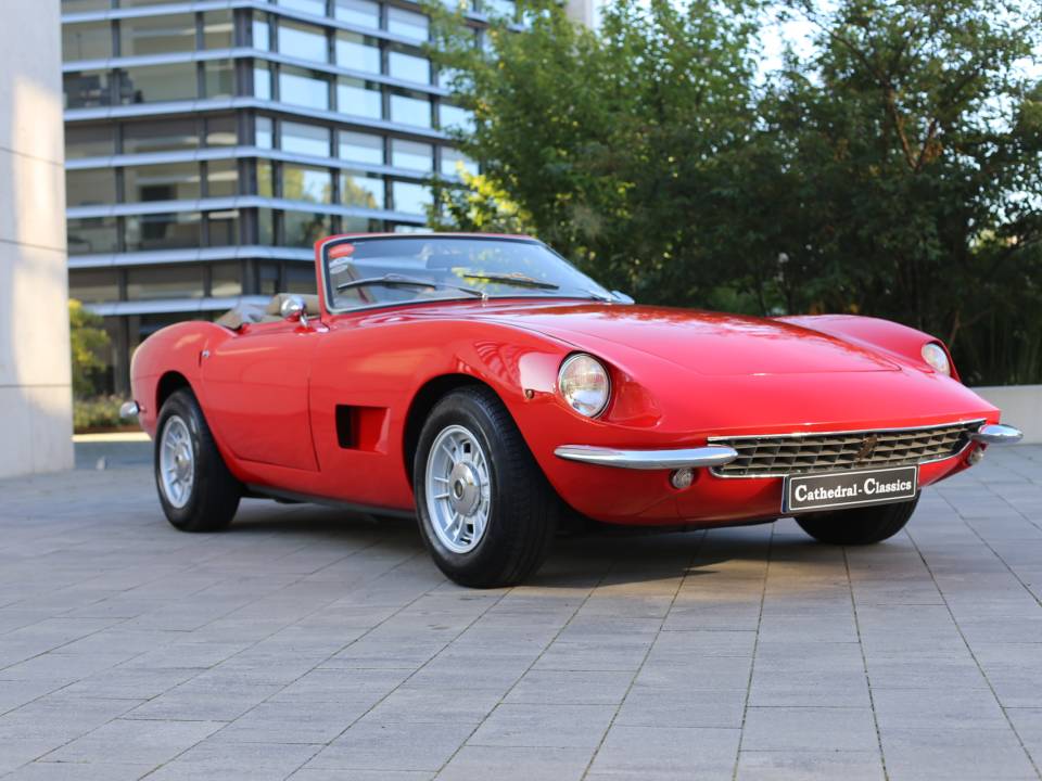Image 12/58 of Intermeccanica Italia (1968)