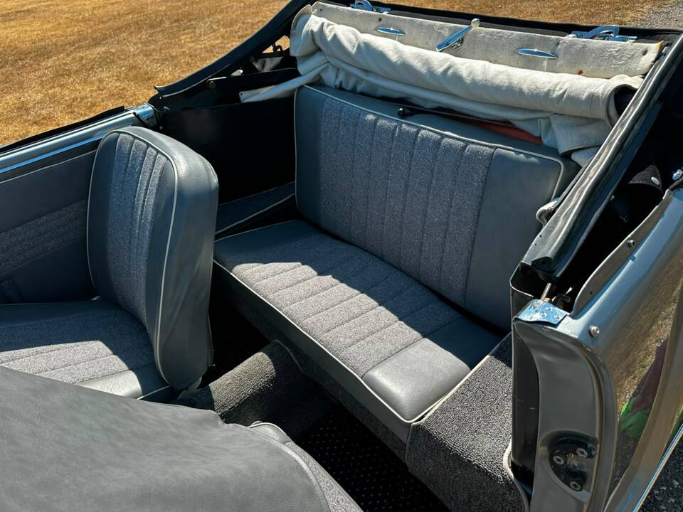 Image 34/48 of Volkswagen Karmann Ghia 1200 (1958)