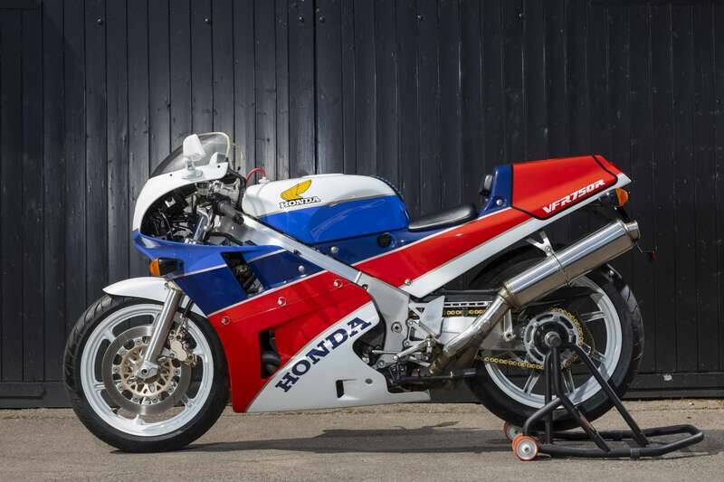 Bild 2/50 von Honda VFR 750R RC 30 (1989)