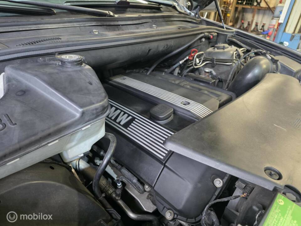 Bild 36/46 von BMW X5 3.0i (2003)