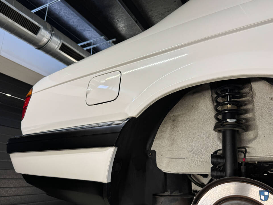 Bild 43/70 von BMW 735i (1991)