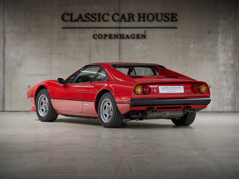 Image 18/100 of Ferrari 308 GTB Quattrovalvole (1983)