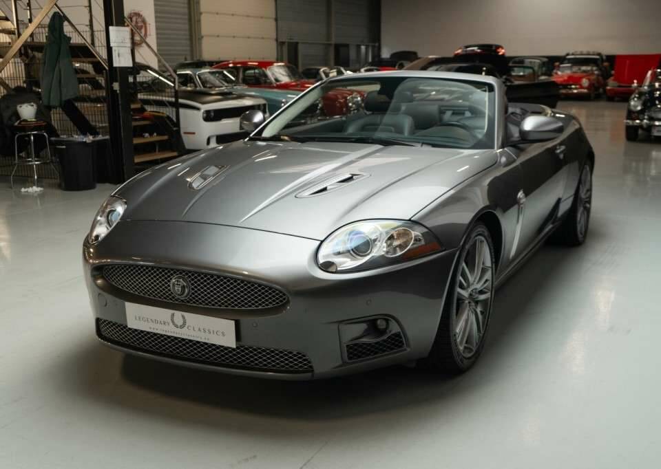 Image 28/46 of Jaguar XKR (2008)