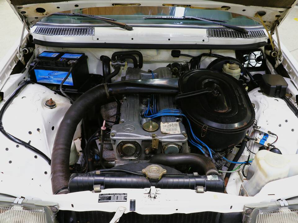 Bild 20/25 von Mercedes-Benz 280 E (1977)